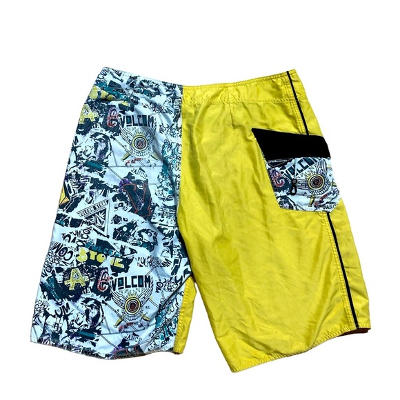 Vintage Early Volcom Board Shorts - Picture 2 of 4